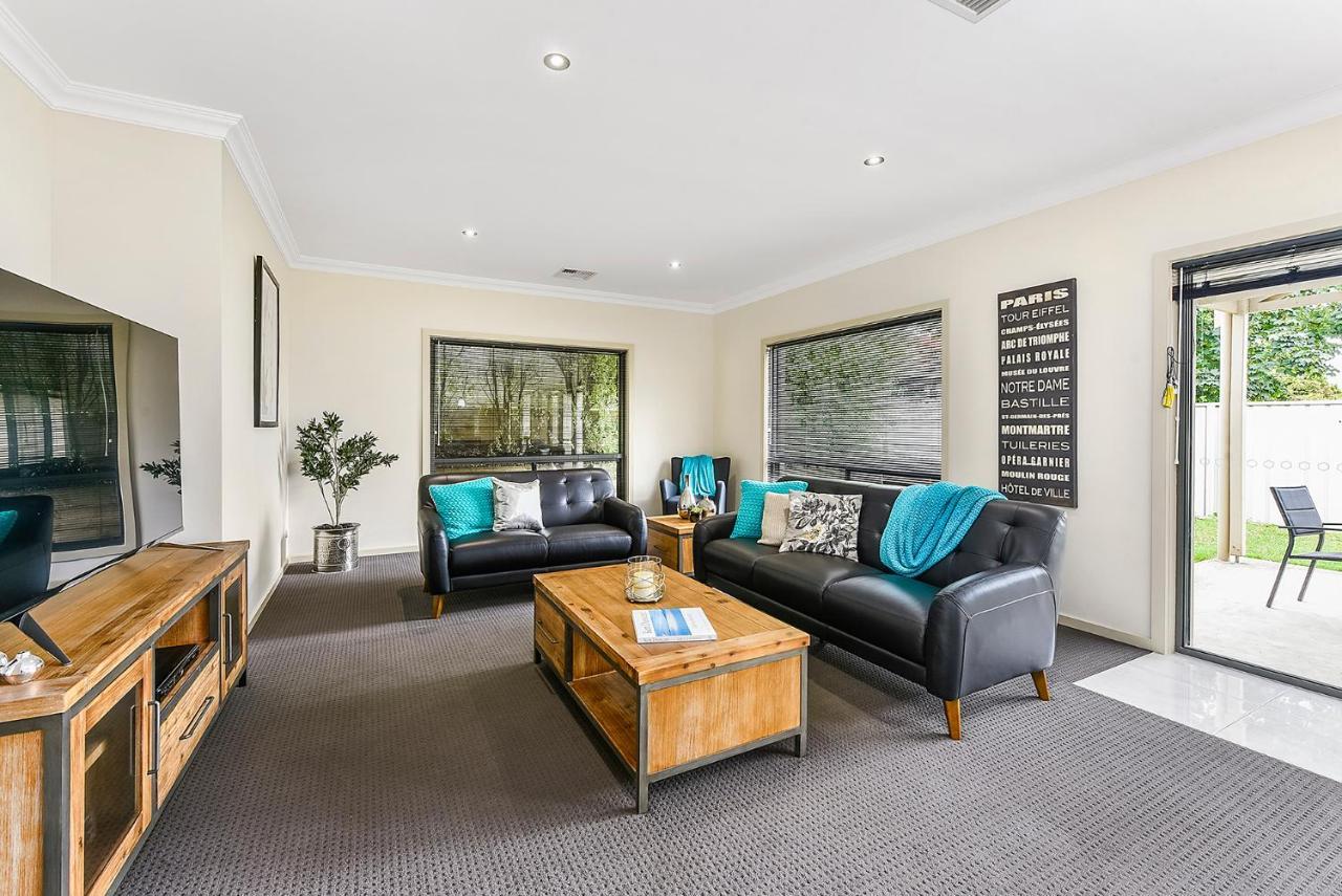 Accommodation On Lansell 1 Being Unit 1 Of 6 Lansell Street Mount Gambier Eksteriør bilde